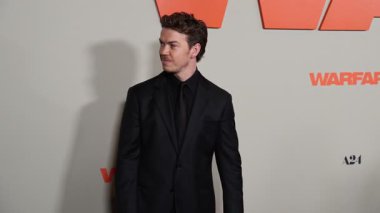 Will Poulter ve Chris Sheffield, 27 Mart 2025 'te ABD' nin Los Angeles kentindeki DGA Tiyatrosu 'nda düzenlenen A24' ün 'Savaş' galasında.
