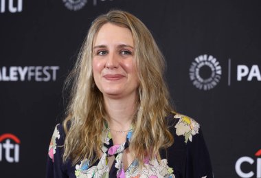 Jenna Santoianni, 29 Mart 2025 'te ABD' nin Los Angeles şehrindeki Dolby Tiyatrosu 'nda düzenlenen Poker Face' in 2025 PaleyFest LA gösteriminde