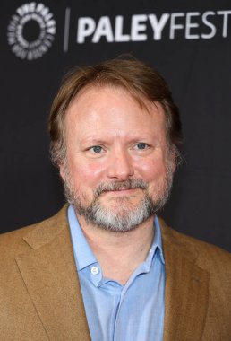29 Mart 2025 'te ABD' nin Los Angeles kentindeki Dolby Tiyatrosu 'nda düzenlenen Poker Face' in 2025 PaleyFest LA gösteriminde Rian Johnson