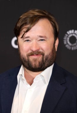 Haley Joel Osment, 29 Mart 2025 'te ABD' nin Los Angeles şehrindeki Dolby Tiyatrosu 'nda düzenlenen Poker Face' in 2025 PaleyFest LA gösteriminde