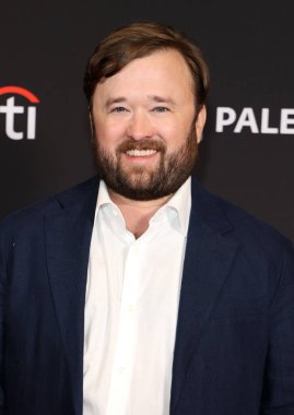 Haley Joel Osment, 29 Mart 2025 'te ABD' nin Los Angeles şehrindeki Dolby Tiyatrosu 'nda düzenlenen Poker Face' in 2025 PaleyFest LA gösteriminde