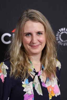 Jenna Santoianni, 29 Mart 2025 'te ABD' nin Los Angeles şehrindeki Dolby Tiyatrosu 'nda düzenlenen Poker Face' in 2025 PaleyFest LA gösteriminde