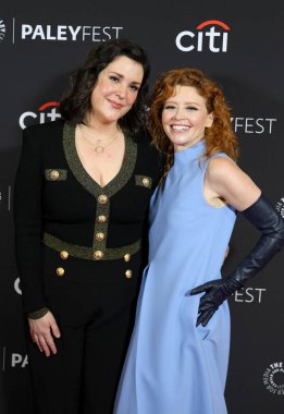 Natasha Lyonne ve Melanie Lynskey, 29 Mart 2025 'te ABD' nin Los Angeles şehrindeki Dolby Tiyatrosu 'nda düzenlenen Poker Face' in 2025 PaleyFest LA gösteriminde