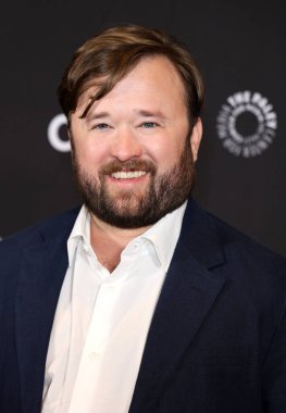 Haley Joel Osment, 29 Mart 2025 'te ABD' nin Los Angeles şehrindeki Dolby Tiyatrosu 'nda düzenlenen Poker Face' in 2025 PaleyFest LA gösteriminde
