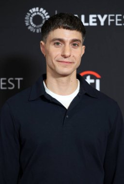 Gideon Glick, 29 Mart 2025 'te ABD' nin Los Angeles kentindeki Dolby Tiyatrosu 'nda düzenlenen 42. William S. Paley Televizyon Sunar' Gilmore Girls ',' The Marvelous Mrs. Maisel 've' Etoile: The Amy Sherman-Palladino Multiverse '.