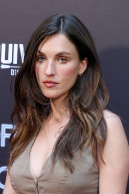 Rainey Qualley 'nin 
