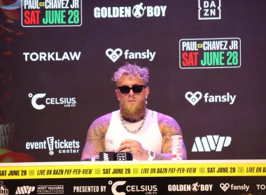 Jake Paul, Jake Paul 'a karşı Julio Cesar Chavez Jr. Basın Konferansı 14 Mayıs 2025' te Hollywood, ABD 'de Avalon' da düzenlendi..