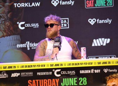 Jake Paul, Jake Paul 'a karşı Julio Cesar Chavez Jr. Basın Konferansı 14 Mayıs 2025' te Hollywood, ABD 'de Avalon' da düzenlendi..