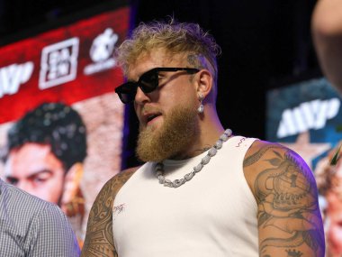 Jake Paul, Jake Paul 'a karşı Julio Cesar Chavez Jr. Basın Konferansı 14 Mayıs 2025' te Hollywood, ABD 'de Avalon' da düzenlendi..