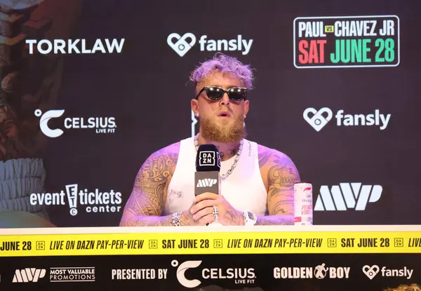 Jake Paul, Jake Paul 'a karşı Julio Cesar Chavez Jr. Basın Konferansı 14 Mayıs 2025' te Hollywood, ABD 'de Avalon' da düzenlendi..