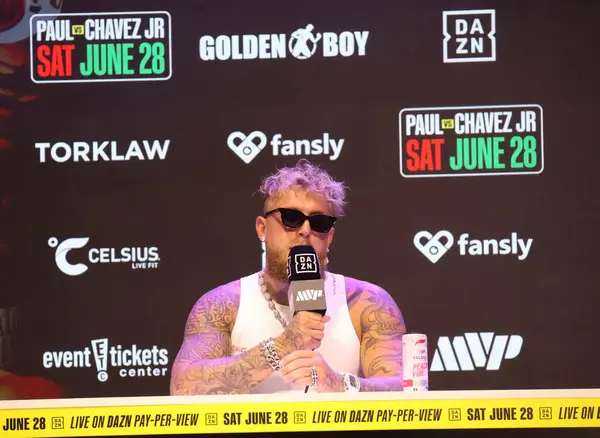 Jake Paul, Jake Paul 'a karşı Julio Cesar Chavez Jr. Basın Konferansı 14 Mayıs 2025' te Hollywood, ABD 'de Avalon' da düzenlendi..