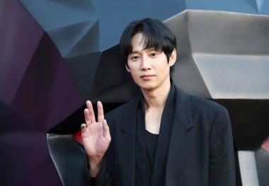 30 Mayıs 2025 'te ABD' nin Hollywood kentindeki Mısır Tiyatrosu 'nda düzenlenen Netflix' in 'Kalamar Oyunu 2' ATAS etkinliğinde Park Sung Hoon.