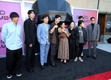 Kim Ji-yong, Park Sung Hoon, Lee Byung-hun, Hwang Dong-hyuk, Kang Ae-shim, Chae Kyoung-sun, Nam Na-young, Lee Jung-jae ve Choi Seung-hyun Netflix 'in' Squid Game 2 'ATAS etkinliği 30 Mayıs 2025 tarihinde Hollywood, ABD' deki Mısır Tiyatrosu 'nda gerçekleşti..