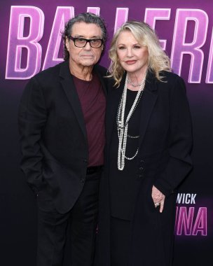 Ian McShane ve Gwen Humble, 3 Haziran 2025 'te ABD' nin Hollywood kentindeki TCL Çin Tiyatrosu 'nda düzenlenen' Balerin 'nin dünya prömiyerinde.