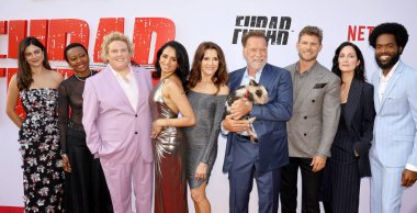Monica Barbaro, Barbara Eve Harris, Fortune Feimster, Aparna Brielle, Fabiana Udenio, Arnold Schwarzenegger, Travis Van Winkle, Carrie-Anne Moss ve Milan Carter Netflix 'in Hollywood, ABD' deki Tudum Tiyatrosu 'nda düzenlenen 2.