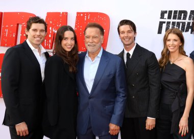 Christopher Schwarzenegger, Christina Schwarzenegger, Arnold Schwarzenegger, Patrick Schwarzenegger ve Katherine Schwarzenegger Netflix 'in' Fubar '2. sezon galasında 11 Haziran 2025' de Hollywood, ABD 'deki Tudum Tiyatrosu' nda gerçekleştirildi..