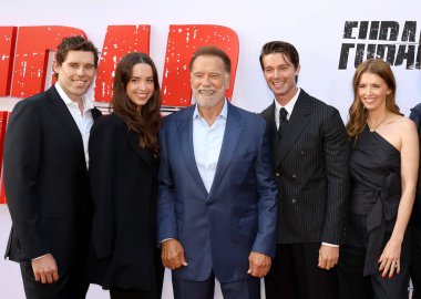 Christopher Schwarzenegger, Christina Schwarzenegger, Arnold Schwarzenegger, Patrick Schwarzenegger ve Katherine Schwarzenegger Netflix 'in' Fubar '2. sezon galasında 11 Haziran 2025' de Hollywood, ABD 'deki Tudum Tiyatrosu' nda gerçekleştirildi..