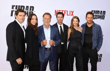 Christopher Schwarzenegger, Christina Schwarzenegger, Arnold Schwarzenegger, Patrick Schwarzenegger, Katherine Schwarzenegger ve Chris Pratt Netflix 'in 
