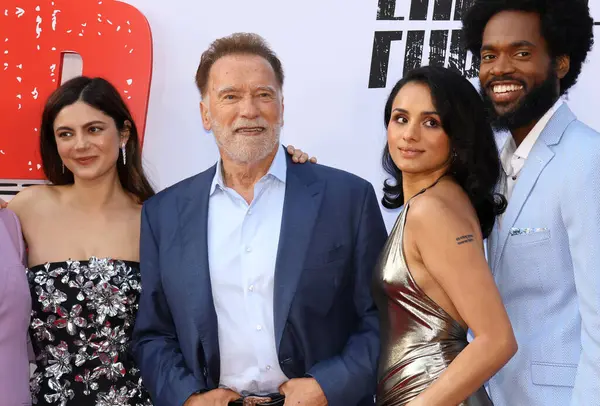 Monica Barbaro, Arnold Schwarzenegger ve Aparna Brielle Netflix 'in' Fubar '2. sezon galasında 11 Haziran 2025' te Hollywood, ABD 'deki Tudum Tiyatrosu' nda gerçekleştirildi..