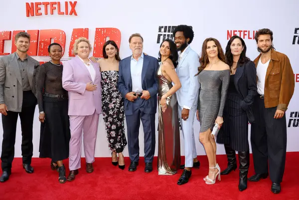 Monica Barbaro, Barbara Eve Harris, Fortune Feimster, Aparna Brielle, Fabiana Udenio, Arnold Schwarzenegger, Travis Van Winkle, Carrie-Anne Moss ve Milan Carter Netflix 'in Hollywood, ABD' deki Tudum Tiyatrosu 'nda düzenlenen 2.