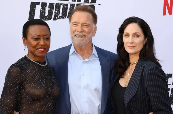 Barbara Eve Harris, Arnold Schwarzenegger ve Carrie-Anne Moss Netflix 'in' Fubar 'ikinci sezon galasında 11 Haziran 2025' te Hollywood, ABD 'deki Tudum Tiyatrosu' nda gerçekleştirildi..