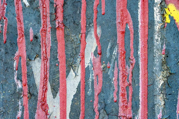 Ржавая Треснутая Текстура Стены Красными Пятнами Красной Краски — стоковое фото