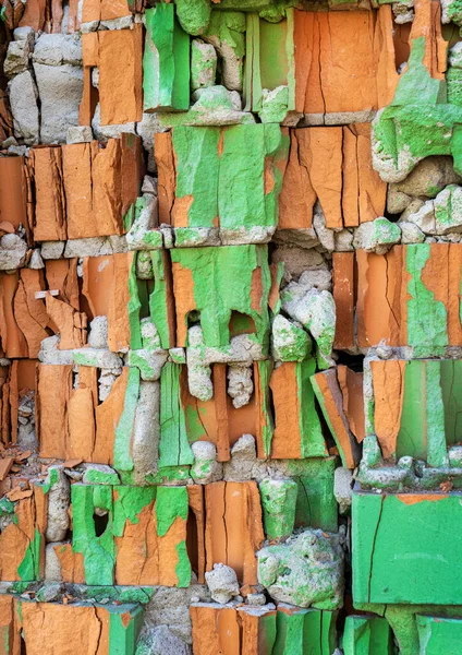 Yeşil Boyalı Eski Tuğla Duvar — Stok fotoğraf