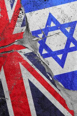 Birleşik Krallık ve İsrail bayrakları arasındaki çatlağın resmi, siyasi ve ekonomik ilişkilerde küresel kriz kavramı