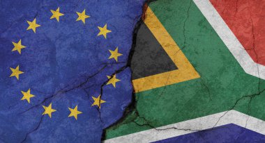 Avrupa Birliği ve Güney Afrika bayrakları, çatlaklı beton duvar dokusu, grunge arkaplan, askeri çatışma konsepti