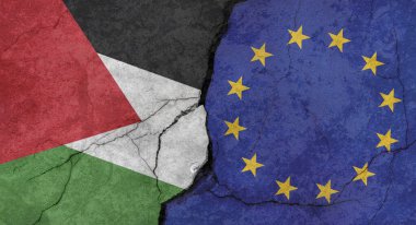 Filistin ve Avrupa Birliği bayrakları, çatlaklı beton duvar dokusu, grunge geçmişi, askeri çatışma konsepti