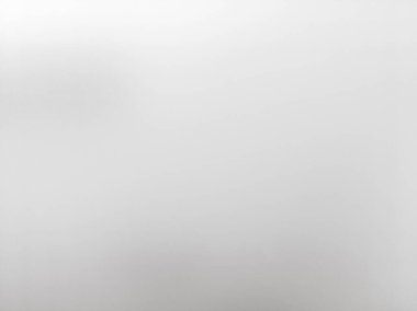 Bulanık buzlu cam. Gölgeli ve yansımalı pencere ya da duş duvarı. 