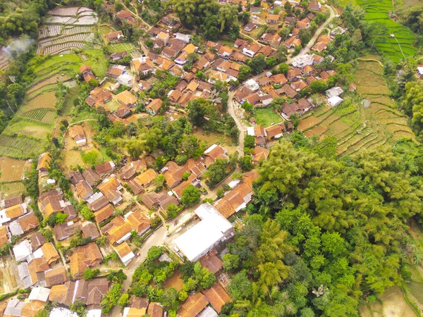 Abstract Gedeocaliseerde Wazige Achtergrond Luchtfoto Van Huizen Rijstvelden Langs Berghellingen — Stockfoto