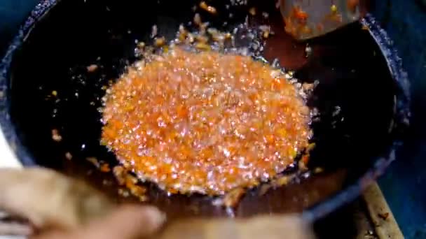 Des Images Nourriture Courte Vidéo Cuisson Sauce Chili Dans Wok — Video