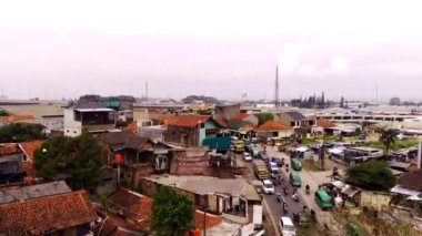 Hava Çekimi. 2023 Kurban Bayramı 'nda Cileunyi bölgesindeki trafik sıkışıklıklarının hava görüntüsü, Bandung - Endonezya