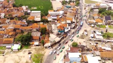 Hava Çekimi. 2023 Kurban Bayramı 'nda Cileunyi bölgesindeki trafik sıkışıklıklarının hava görüntüsü, Bandung - Endonezya