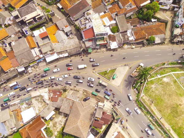 Hava Fotoğrafçılığı. Cileunyi Karayolu Kavşağı 'nın Havadan Görünümü ve Üç Yönlü Kavşak, Bandung, Batı Java Endonezyası, Asya