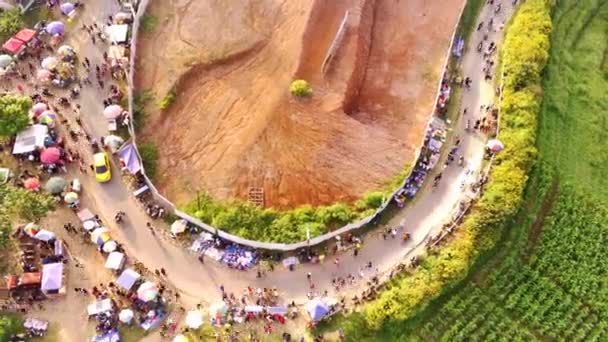 Hava Çekimi Geleneksel Pazarlara Cicalengka Bölgesindeki Bir Tepenin Üzerindeki Karnavallara — Stok video