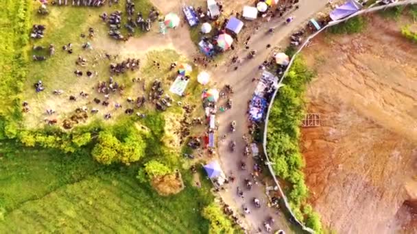Hava Çekimi Geleneksel Pazarlara Cicalengka Bölgesindeki Bir Tepenin Üzerindeki Karnavallara — Stok video