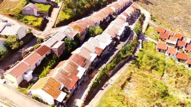 Videos Aéreos Drones Vista Del Pintoresco Barrio Residencial Cima Una — Vídeos de Stock
