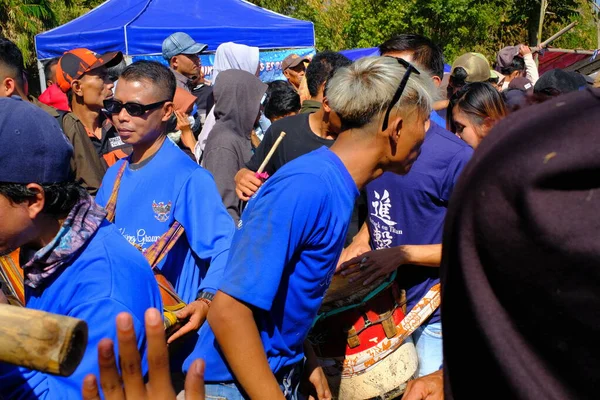 印度尼西亚西爪哇万隆 2023年8月17日 在印度尼西亚的第78个独立日 在城市广场上 活跃在狂欢节上的村民们 — 图库照片