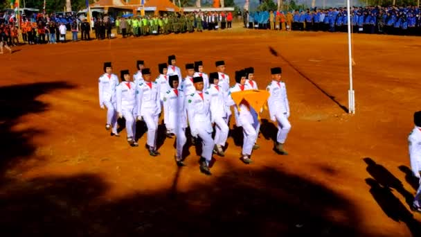 印度尼西亚西爪哇万隆 2023年8月17日 为庆祝印度尼西亚第78个独立日 Paskibra 升起国旗的军队 举行了升旗仪式 4K视频 — 图库视频影像