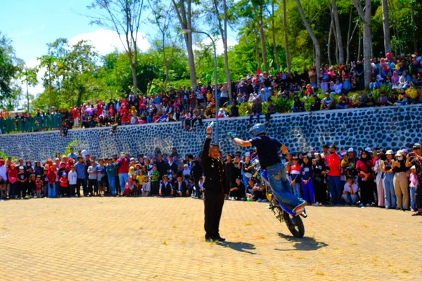 Bandung Giava Occidentale Indonesia Agosto 2023 Uno Stuntman Esibisce Uno — Foto Stock