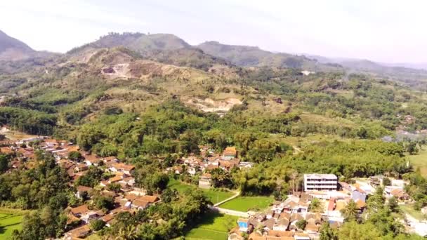 Grandes Casas Residenciales Distrito Suburbano Ciudad Con Vista Montaña Como — Vídeos de Stock