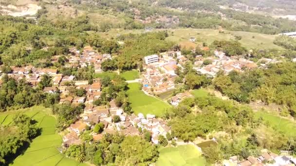 Grandes Casas Residenciales Distrito Suburbano Ciudad Con Vista Montaña Como — Vídeos de Stock
