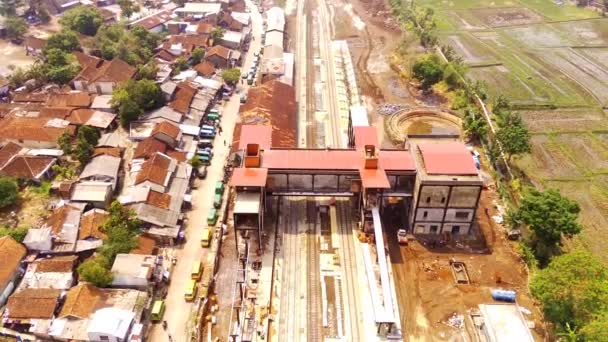 Filmagem Drones Vista Aérea Estabelecida Estação Cicalengka Com Trens Edifícios — Vídeo de Stock