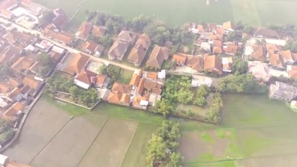 Včasný Pohled Mlhavou Krajinu Uprostřed Rýžových Polí Osad Letecký Pohled — Stock video