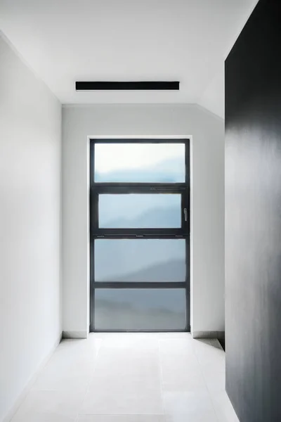 Janela Panorâmica Com Vidro Fosco Entrada Com Interior Moderno Edifício — Fotografia de Stock
