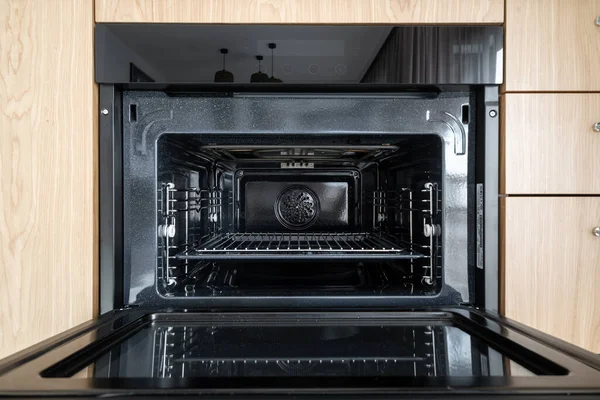 Mutfak Mobilyalarının Içine Yapılmış Boş Temiz Fırının Manzarasını Kapat Modern — Stok fotoğraf