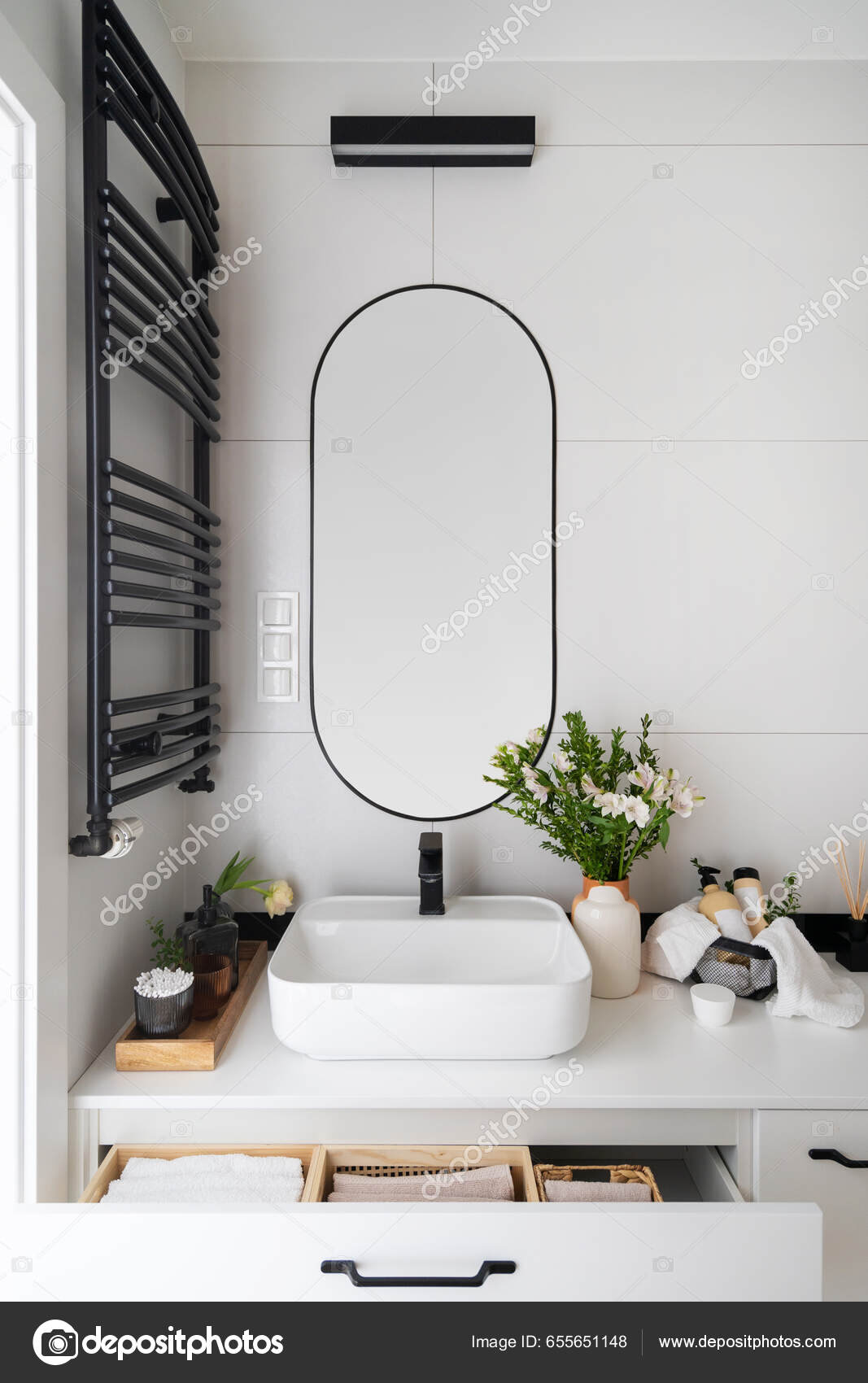 Front View Mirror Tiled Wall Ceramic Wash Basin Black Faucet — Stock Photo  © brizmaker #655651148, image size:1067x1700