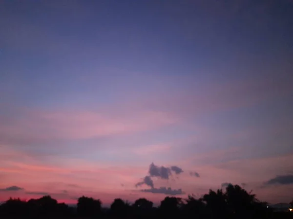 Günbatımı Gökyüzü Işıltısı Doğa Arka Planı Güzel Doğa Manzarası Manzaralı — Stok fotoğraf